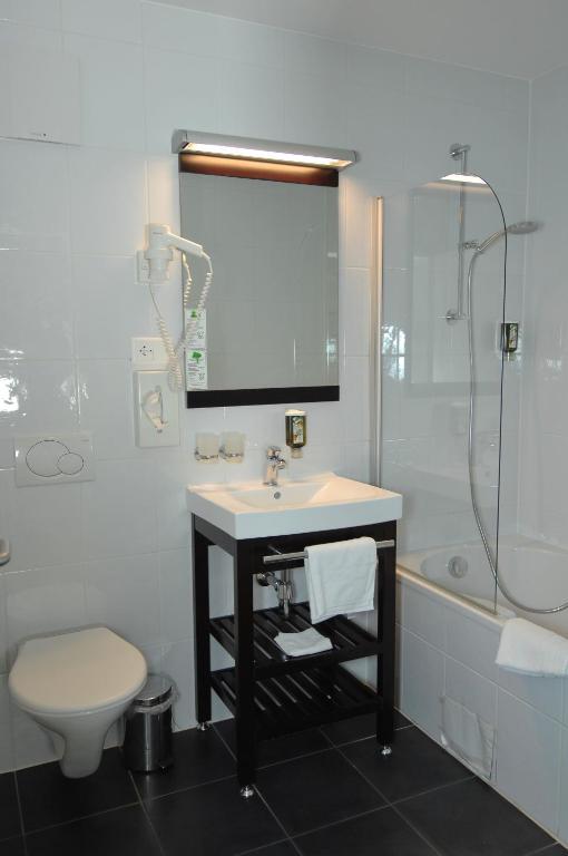 Auberge De La Gare Grandvaux Szoba fotó