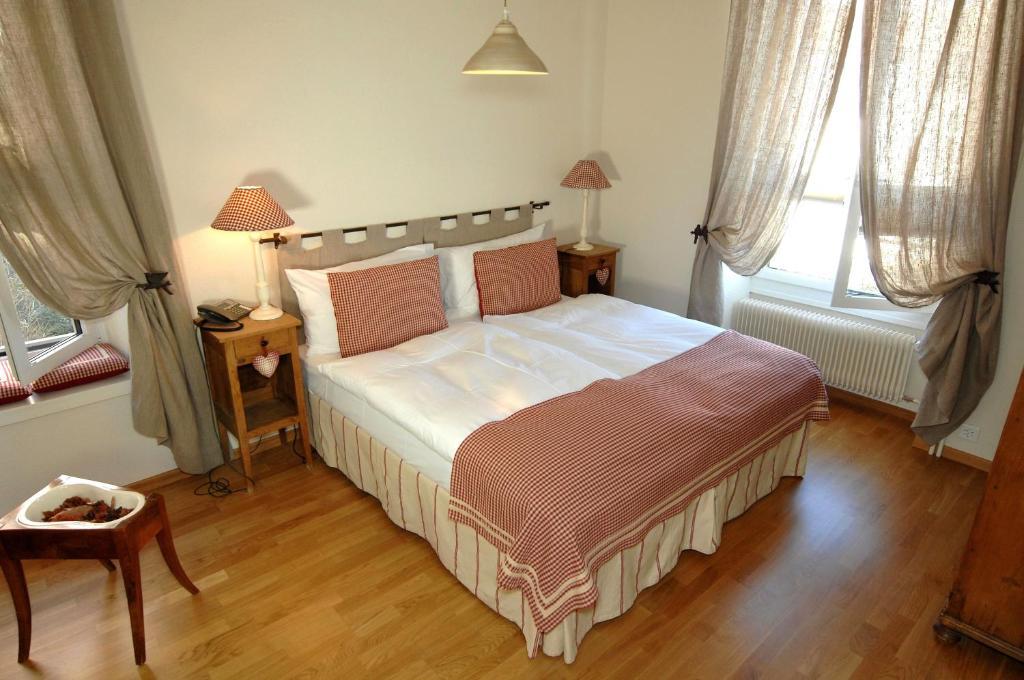 Auberge De La Gare Grandvaux Szoba fotó